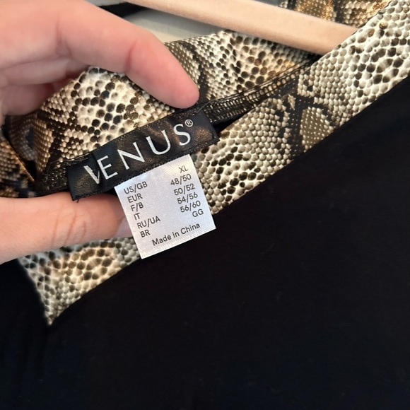 Venus Cold Shoulder Stretch Top - Picture 4 of 6